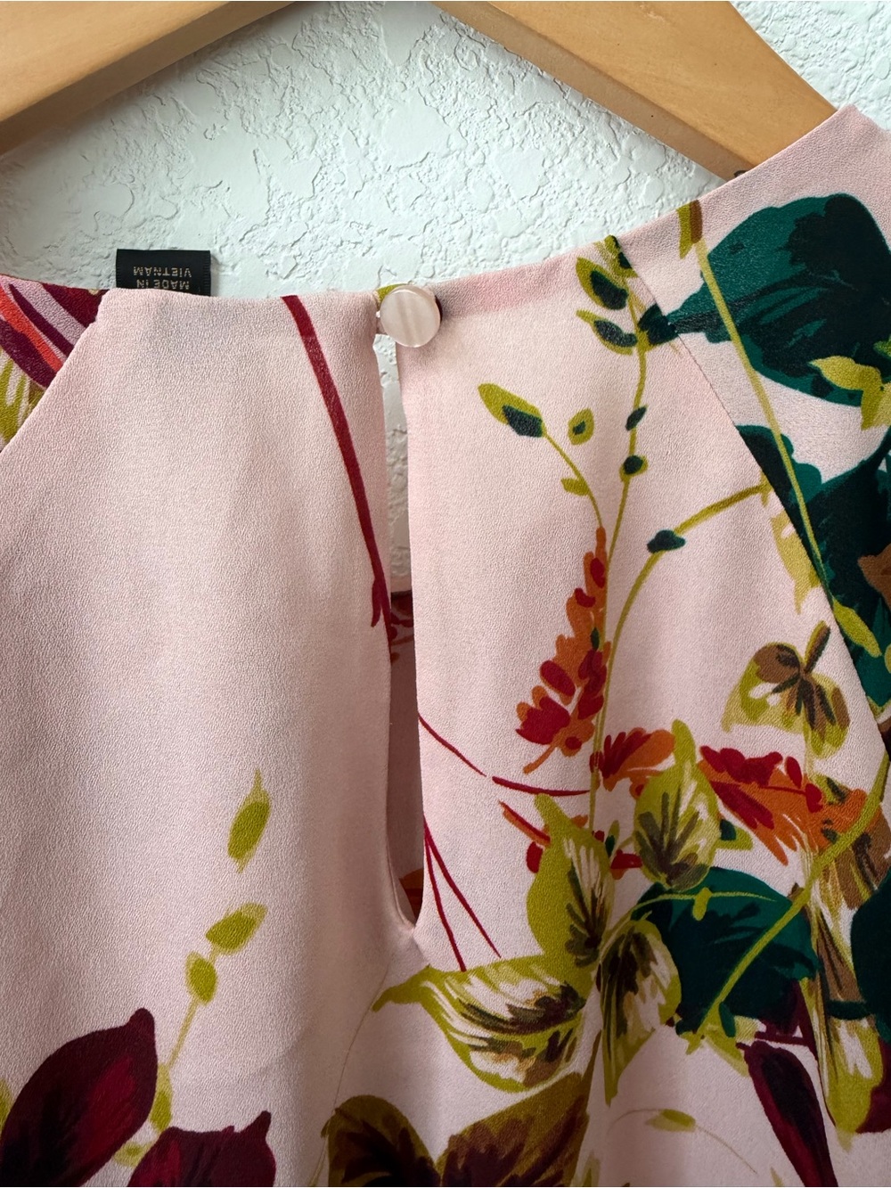 Pink Floral Pleated Flutter Sleeve Blouse - Picture 3 of 8